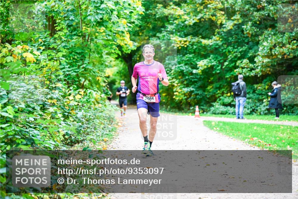 12.10.2025 - Bramfelder Halbmarathon 2025 Dr. Thomas Lammeyer http://msf.ph/oto/9353097 12.10.2025 10:45:53 Laufen 2056 meine-sportfotos.de