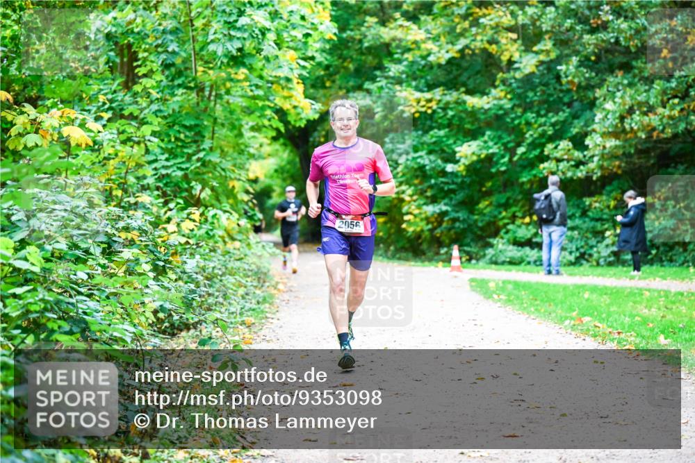 12.10.2025 - Bramfelder Halbmarathon 2025 Dr. Thomas Lammeyer http://msf.ph/oto/9353098 12.10.2025 10:45:53 Laufen 2056 meine-sportfotos.de