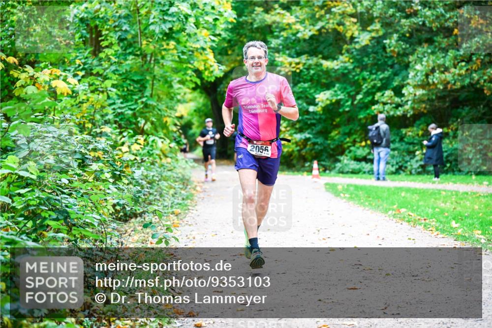 12.10.2025 - Bramfelder Halbmarathon 2025 Dr. Thomas Lammeyer http://msf.ph/oto/9353103 12.10.2025 10:45:53 Laufen 2056, 165 meine-sportfotos.de