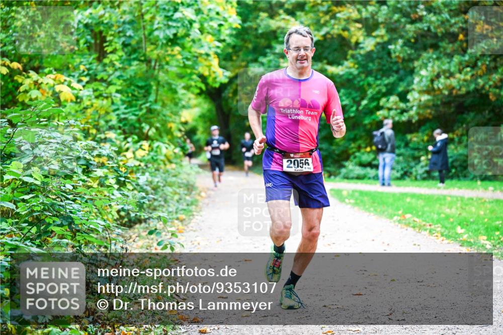 12.10.2025 - Bramfelder Halbmarathon 2025 Dr. Thomas Lammeyer http://msf.ph/oto/9353107 12.10.2025 10:45:54 Laufen 2056 meine-sportfotos.de