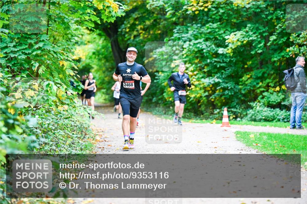 12.10.2025 - Bramfelder Halbmarathon 2025 Dr. Thomas Lammeyer http://msf.ph/oto/9353116 12.10.2025 10:45:57 Laufen 2468, 2852 meine-sportfotos.de