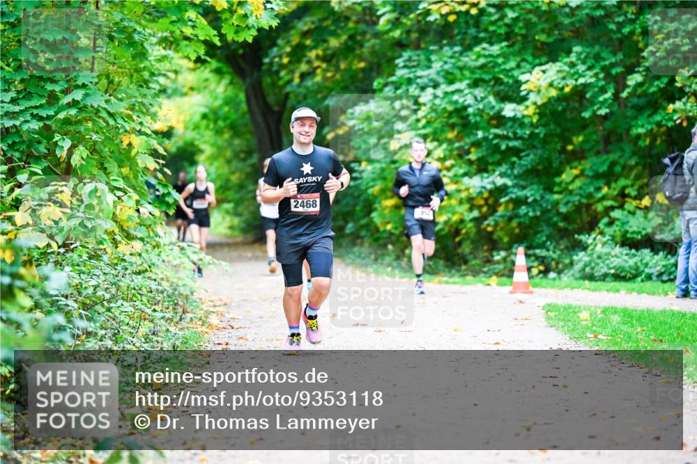12.10.2025 - Bramfelder Halbmarathon 2025 Dr. Thomas Lammeyer http://msf.ph/oto/9353118 12.10.2025 10:45:57 Laufen 2468 meine-sportfotos.de