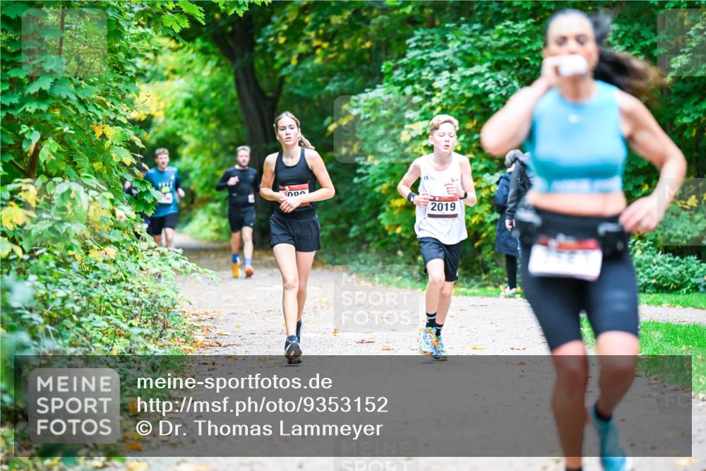 12.10.2025 - Bramfelder Halbmarathon 2025 Dr. Thomas Lammeyer http://msf.ph/oto/9353152 12.10.2025 10:46:03 Laufen 2019 meine-sportfotos.de