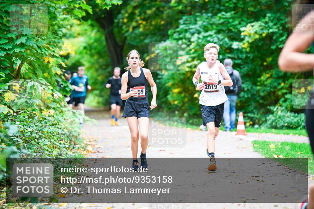 12.10.2025 - Bramfelder Halbmarathon 2025 Dr. Thomas Lammeyer http://msf.ph/oto/9353158 12.10.2025 10:46:04 Laufen 29, 2019 meine-sportfotos.de