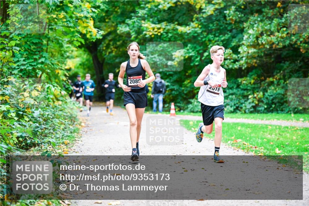 12.10.2025 - Bramfelder Halbmarathon 2025 Dr. Thomas Lammeyer http://msf.ph/oto/9353173 12.10.2025 10:46:06 Laufen 2089, 19 meine-sportfotos.de