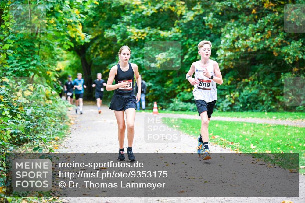 12.10.2025 - Bramfelder Halbmarathon 2025 Dr. Thomas Lammeyer http://msf.ph/oto/9353175 12.10.2025 10:46:06 Laufen 2019 meine-sportfotos.de