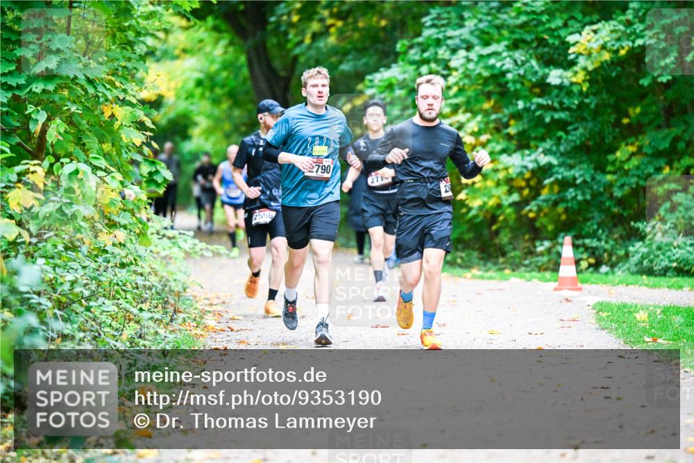 12.10.2025 - Bramfelder Halbmarathon 2025 Dr. Thomas Lammeyer http://msf.ph/oto/9353190 12.10.2025 10:46:10 Laufen 2556, 790, 271 meine-sportfotos.de