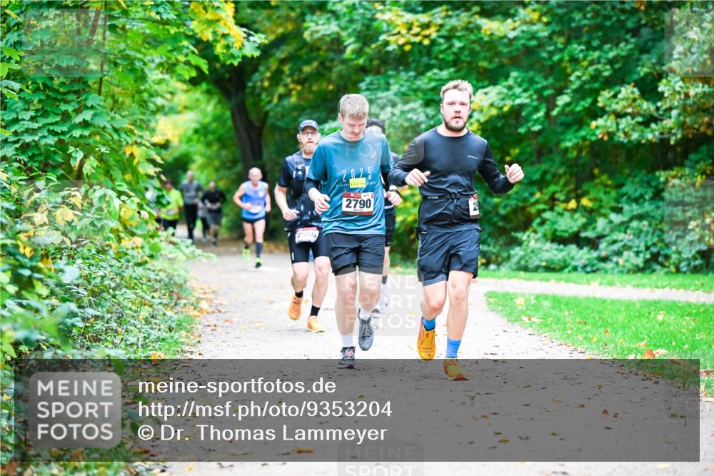 12.10.2025 - Bramfelder Halbmarathon 2025 Dr. Thomas Lammeyer http://msf.ph/oto/9353204 12.10.2025 10:46:12 Laufen 2556, 2025, 2790 meine-sportfotos.de