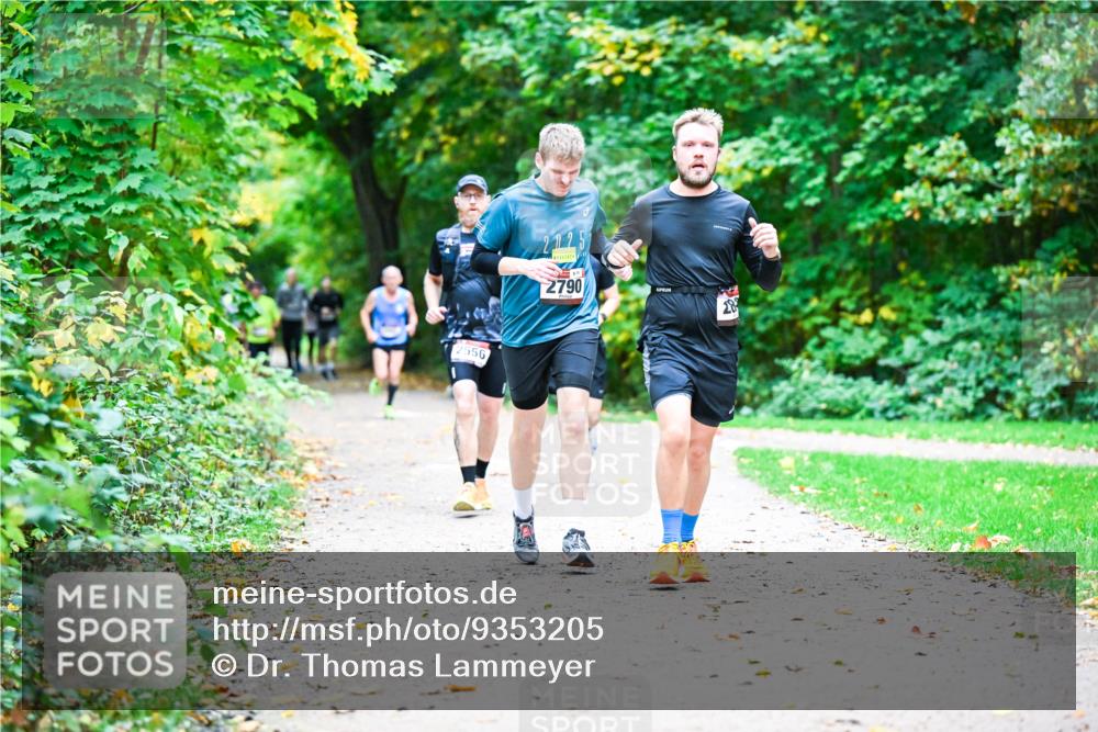 12.10.2025 - Bramfelder Halbmarathon 2025 Dr. Thomas Lammeyer http://msf.ph/oto/9353205 12.10.2025 10:46:12 Laufen 2556, 2, 12, 2790, 28 meine-sportfotos.de