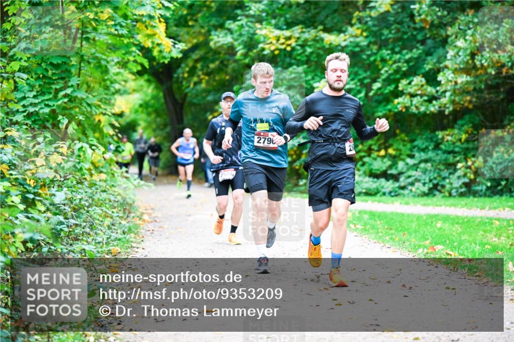 12.10.2025 - Bramfelder Halbmarathon 2025 Dr. Thomas Lammeyer http://msf.ph/oto/9353209 12.10.2025 10:46:13 Laufen 2556, 2790 meine-sportfotos.de