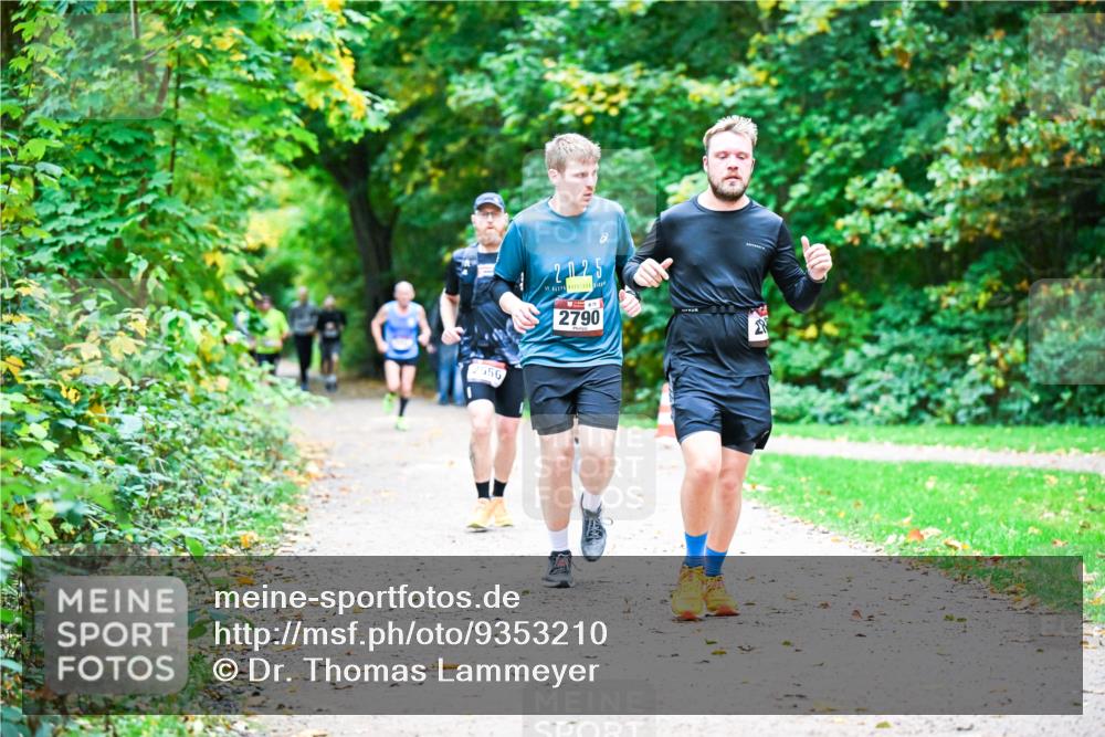 12.10.2025 - Bramfelder Halbmarathon 2025 Dr. Thomas Lammeyer http://msf.ph/oto/9353210 12.10.2025 10:46:13 Laufen 2556, 2790, 28 meine-sportfotos.de