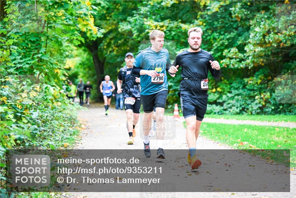 12.10.2025 - Bramfelder Halbmarathon 2025 Dr. Thomas Lammeyer http://msf.ph/oto/9353211 12.10.2025 10:46:13 Laufen 2556, 202, 5, 2790, 28 meine-sportfotos.de