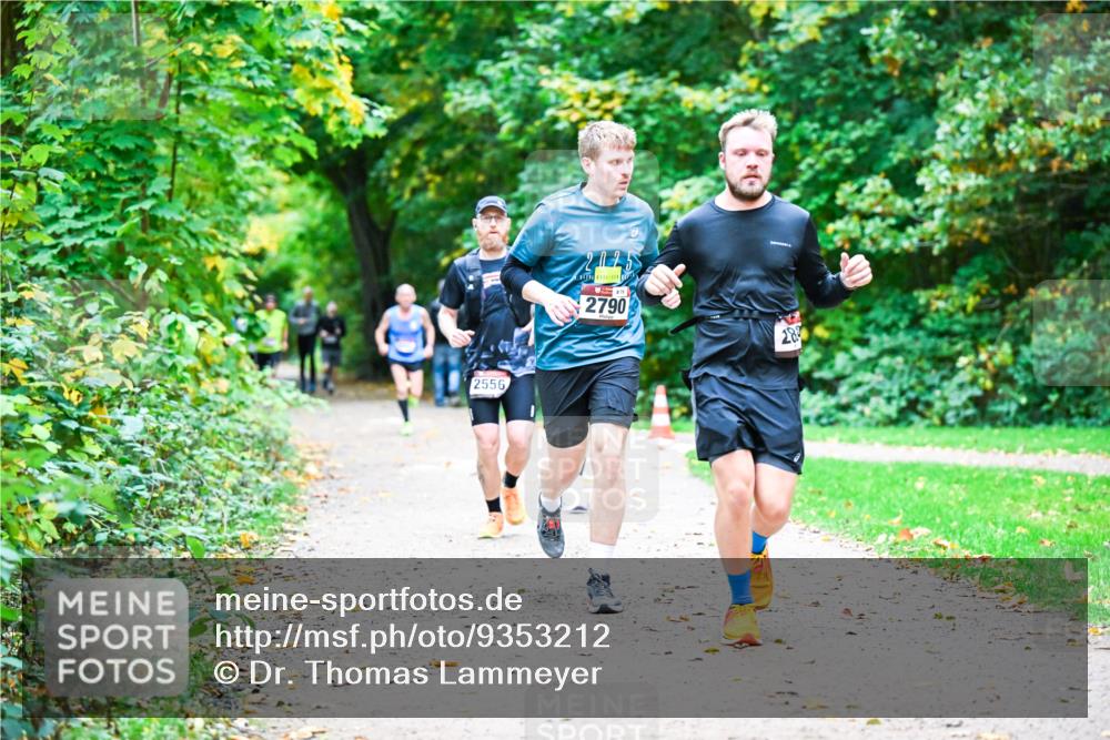 12.10.2025 - Bramfelder Halbmarathon 2025 Dr. Thomas Lammeyer http://msf.ph/oto/9353212 12.10.2025 10:46:13 Laufen 2556, 2025, 2790, 28 meine-sportfotos.de