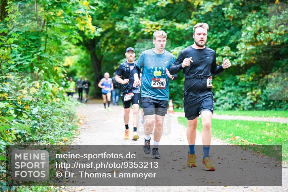 12.10.2025 - Bramfelder Halbmarathon 2025 Dr. Thomas Lammeyer http://msf.ph/oto/9353213 12.10.2025 10:46:13 Laufen 2025, 2556, 75, 2790 meine-sportfotos.de