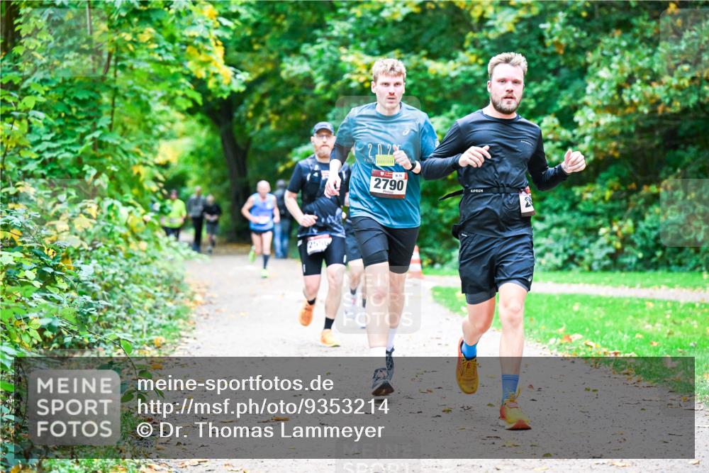 12.10.2025 - Bramfelder Halbmarathon 2025 Dr. Thomas Lammeyer http://msf.ph/oto/9353214 12.10.2025 10:46:14 Laufen 2556, 2790 meine-sportfotos.de