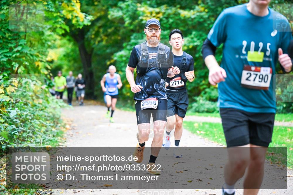 12.10.2025 - Bramfelder Halbmarathon 2025 Dr. Thomas Lammeyer http://msf.ph/oto/9353222 12.10.2025 10:46:15 Laufen 2556, 35, 2714, 2025, 2790 meine-sportfotos.de