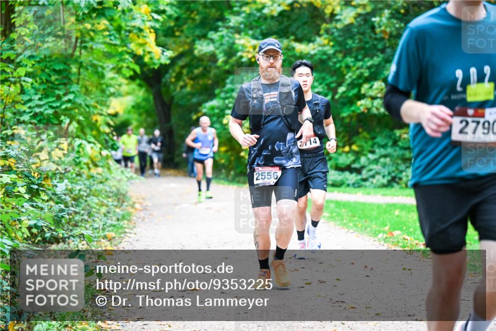 12.10.2025 - Bramfelder Halbmarathon 2025 Dr. Thomas Lammeyer http://msf.ph/oto/9353225 12.10.2025 10:46:15 Laufen 2556, 14, 2790 meine-sportfotos.de