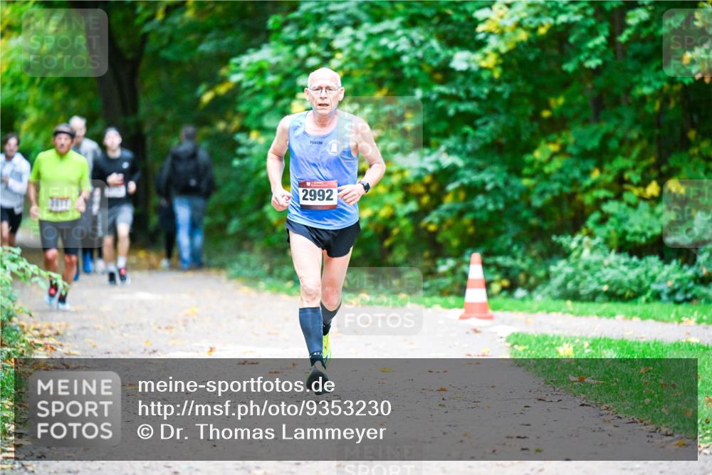 12.10.2025 - Bramfelder Halbmarathon 2025 Dr. Thomas Lammeyer http://msf.ph/oto/9353230 12.10.2025 10:46:17 Laufen 2992 meine-sportfotos.de