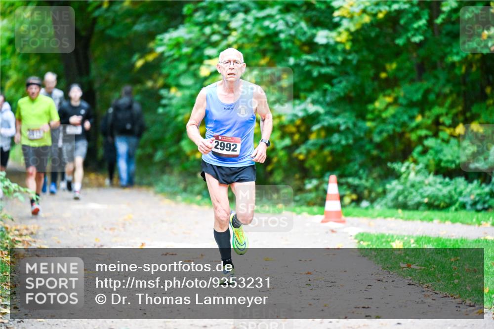 12.10.2025 - Bramfelder Halbmarathon 2025 Dr. Thomas Lammeyer http://msf.ph/oto/9353231 12.10.2025 10:46:17 Laufen 2992 meine-sportfotos.de