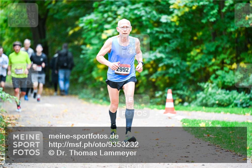 12.10.2025 - Bramfelder Halbmarathon 2025 Dr. Thomas Lammeyer http://msf.ph/oto/9353232 12.10.2025 10:46:17 Laufen 2992, 195 meine-sportfotos.de