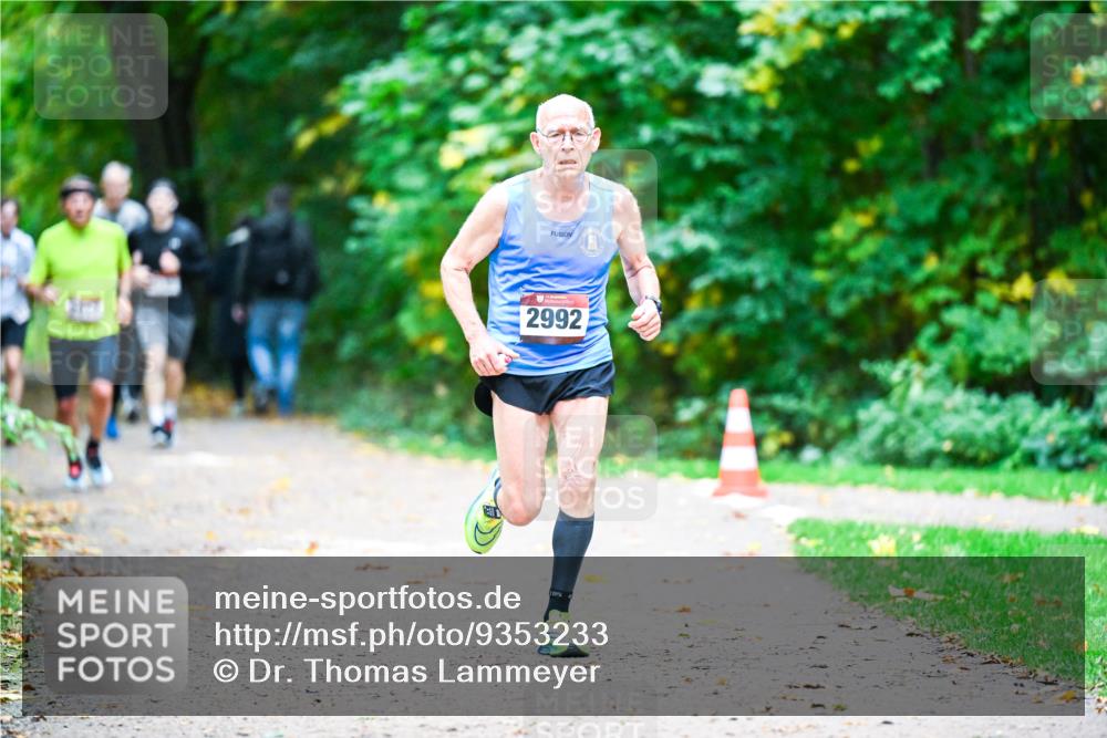 12.10.2025 - Bramfelder Halbmarathon 2025 Dr. Thomas Lammeyer http://msf.ph/oto/9353233 12.10.2025 10:46:17 Laufen 2992 meine-sportfotos.de