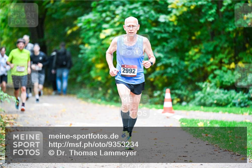 12.10.2025 - Bramfelder Halbmarathon 2025 Dr. Thomas Lammeyer http://msf.ph/oto/9353234 12.10.2025 10:46:18 Laufen 2992 meine-sportfotos.de