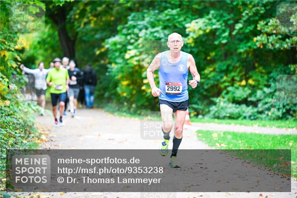 12.10.2025 - Bramfelder Halbmarathon 2025 Dr. Thomas Lammeyer http://msf.ph/oto/9353238 12.10.2025 10:46:18 Laufen 2992 meine-sportfotos.de
