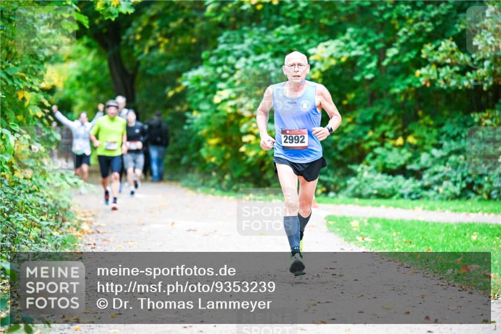 12.10.2025 - Bramfelder Halbmarathon 2025 Dr. Thomas Lammeyer http://msf.ph/oto/9353239 12.10.2025 10:46:18 Laufen 2992 meine-sportfotos.de