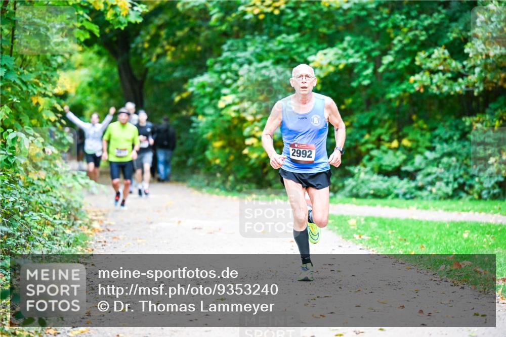 12.10.2025 - Bramfelder Halbmarathon 2025 Dr. Thomas Lammeyer http://msf.ph/oto/9353240 12.10.2025 10:46:18 Laufen 2992 meine-sportfotos.de