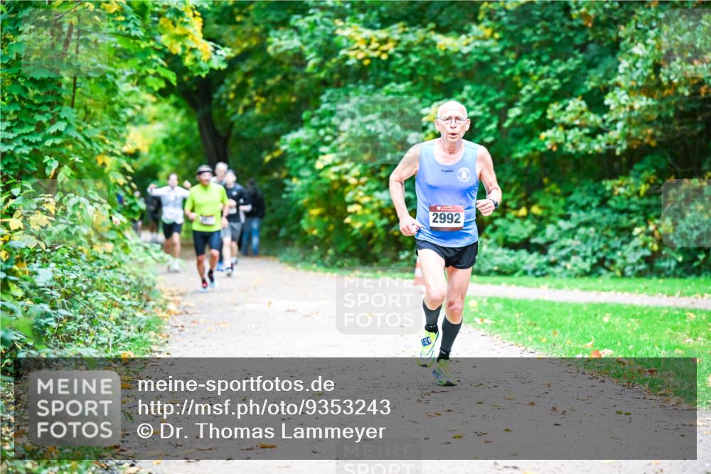 12.10.2025 - Bramfelder Halbmarathon 2025 Dr. Thomas Lammeyer http://msf.ph/oto/9353243 12.10.2025 10:46:19 Laufen 2992 meine-sportfotos.de