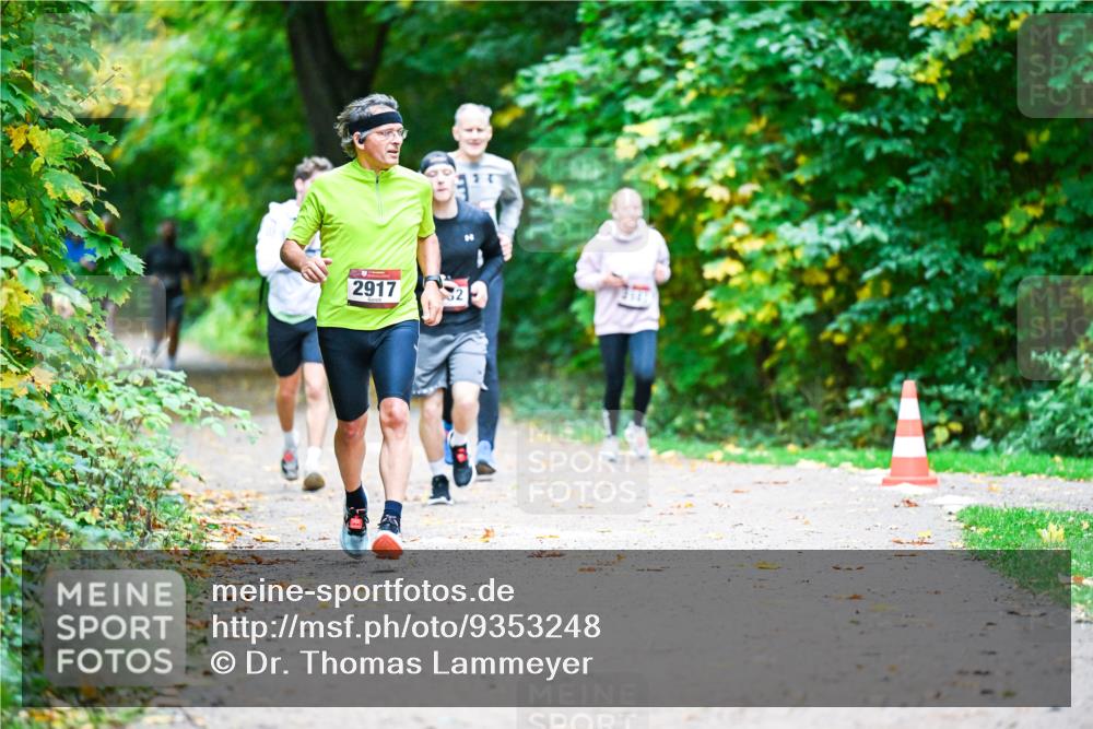 12.10.2025 - Bramfelder Halbmarathon 2025 Dr. Thomas Lammeyer http://msf.ph/oto/9353248 12.10.2025 10:46:21 Laufen 2917, 2111 meine-sportfotos.de