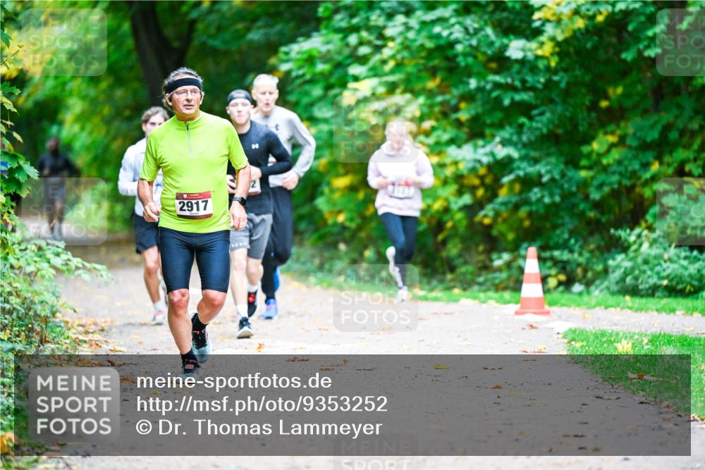 12.10.2025 - Bramfelder Halbmarathon 2025 Dr. Thomas Lammeyer http://msf.ph/oto/9353252 12.10.2025 10:46:22 Laufen 2917 meine-sportfotos.de