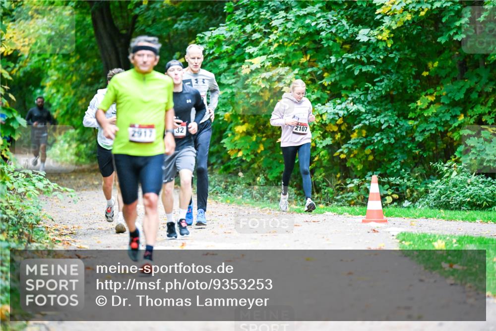 12.10.2025 - Bramfelder Halbmarathon 2025 Dr. Thomas Lammeyer http://msf.ph/oto/9353253 12.10.2025 10:46:22 Laufen 2107, 32, 2917 meine-sportfotos.de