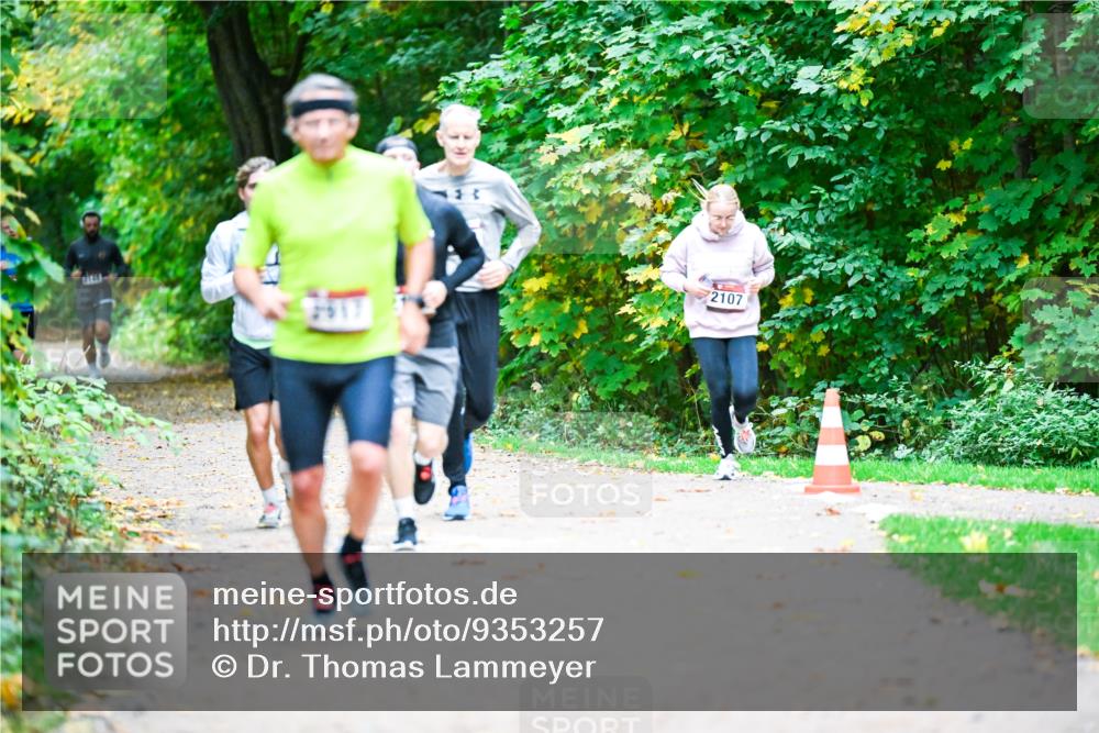 12.10.2025 - Bramfelder Halbmarathon 2025 Dr. Thomas Lammeyer http://msf.ph/oto/9353257 12.10.2025 10:46:22 Laufen 2107 meine-sportfotos.de