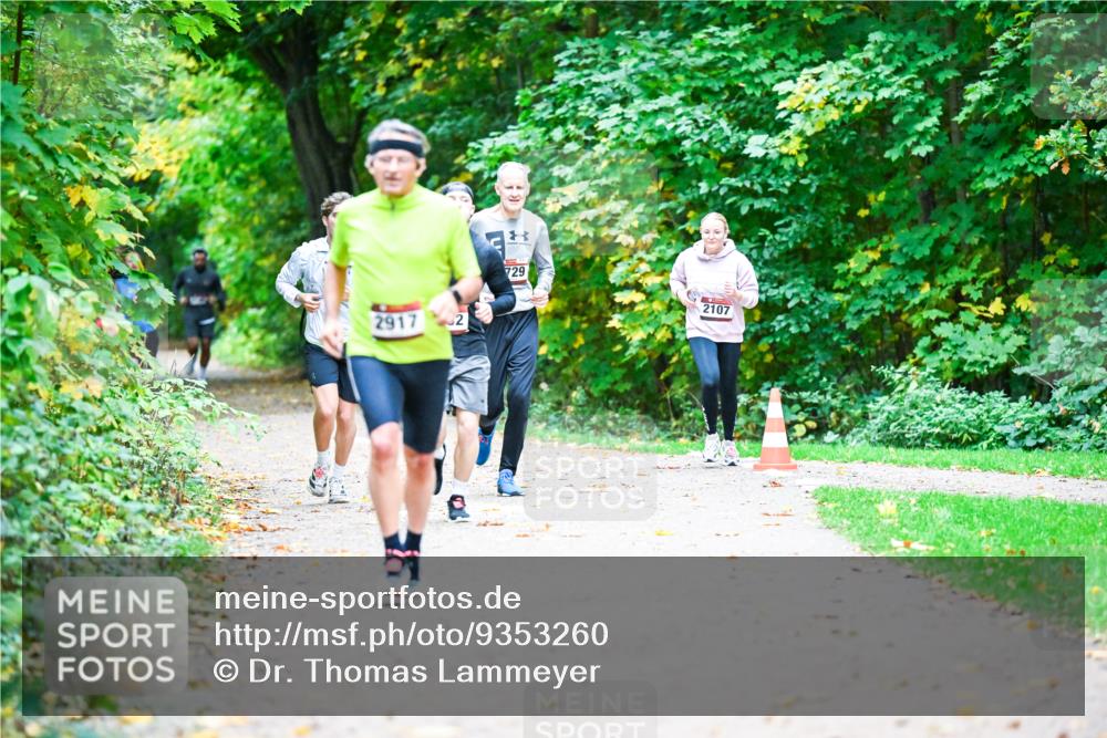 12.10.2025 - Bramfelder Halbmarathon 2025 Dr. Thomas Lammeyer http://msf.ph/oto/9353260 12.10.2025 10:46:23 Laufen 2917, 2, 729, 2107 meine-sportfotos.de