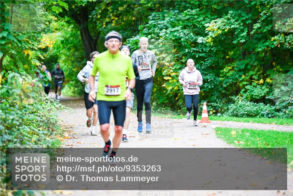 12.10.2025 - Bramfelder Halbmarathon 2025 Dr. Thomas Lammeyer http://msf.ph/oto/9353263 12.10.2025 10:46:23 Laufen 2917, 2, 2729, 2107 meine-sportfotos.de