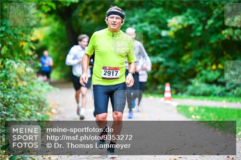 12.10.2025 - Bramfelder Halbmarathon 2025 Dr. Thomas Lammeyer http://msf.ph/oto/9353272 12.10.2025 10:46:25 Laufen 2917 meine-sportfotos.de