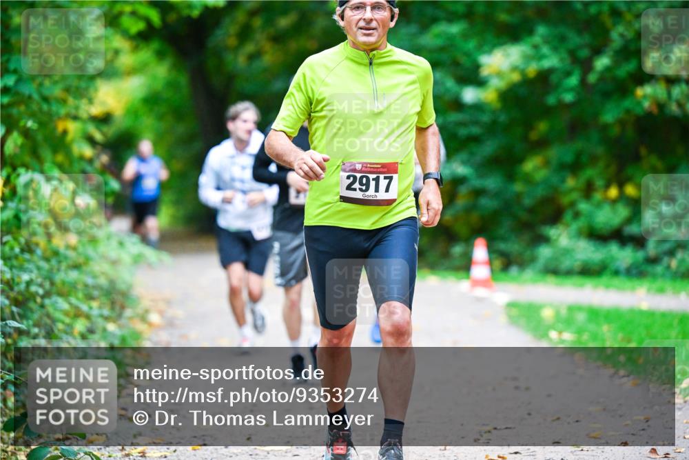 12.10.2025 - Bramfelder Halbmarathon 2025 Dr. Thomas Lammeyer http://msf.ph/oto/9353274 12.10.2025 10:46:25 Laufen 34, 2917 meine-sportfotos.de