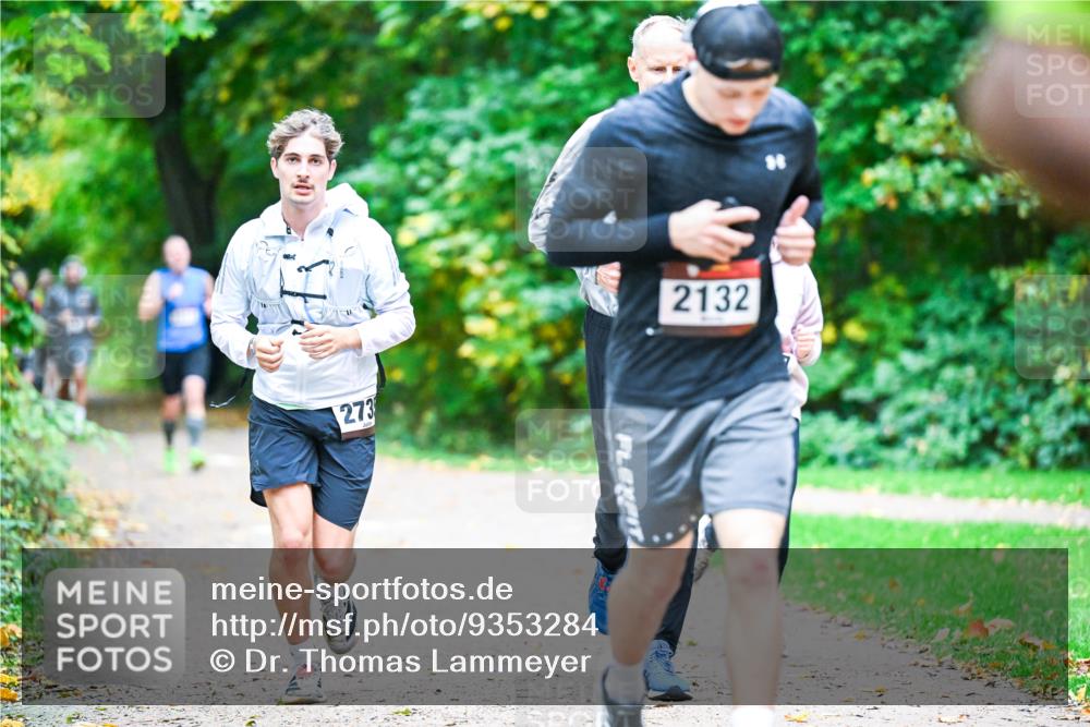 12.10.2025 - Bramfelder Halbmarathon 2025 Dr. Thomas Lammeyer http://msf.ph/oto/9353284 12.10.2025 10:46:27 Laufen 273, 2132 meine-sportfotos.de