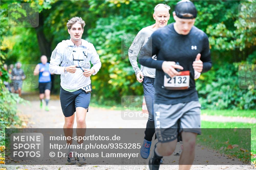 12.10.2025 - Bramfelder Halbmarathon 2025 Dr. Thomas Lammeyer http://msf.ph/oto/9353285 12.10.2025 10:46:27 Laufen 2132 meine-sportfotos.de