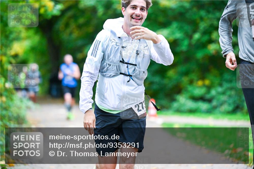 12.10.2025 - Bramfelder Halbmarathon 2025 Dr. Thomas Lammeyer http://msf.ph/oto/9353291 12.10.2025 10:46:29 Laufen 27 meine-sportfotos.de