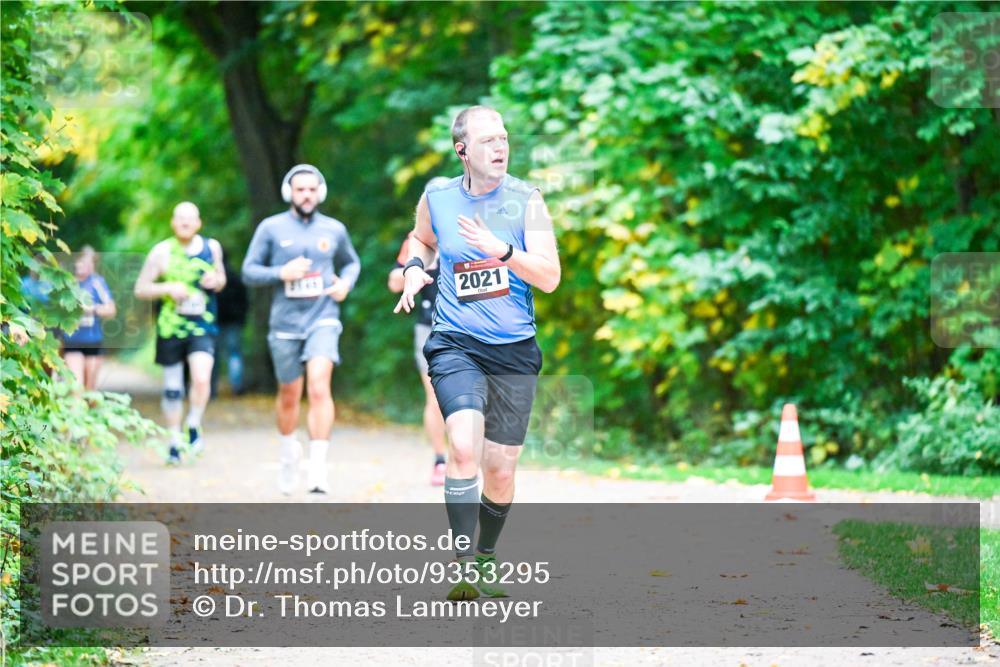 12.10.2025 - Bramfelder Halbmarathon 2025 Dr. Thomas Lammeyer http://msf.ph/oto/9353295 12.10.2025 10:46:32 Laufen 8745, 2021 meine-sportfotos.de