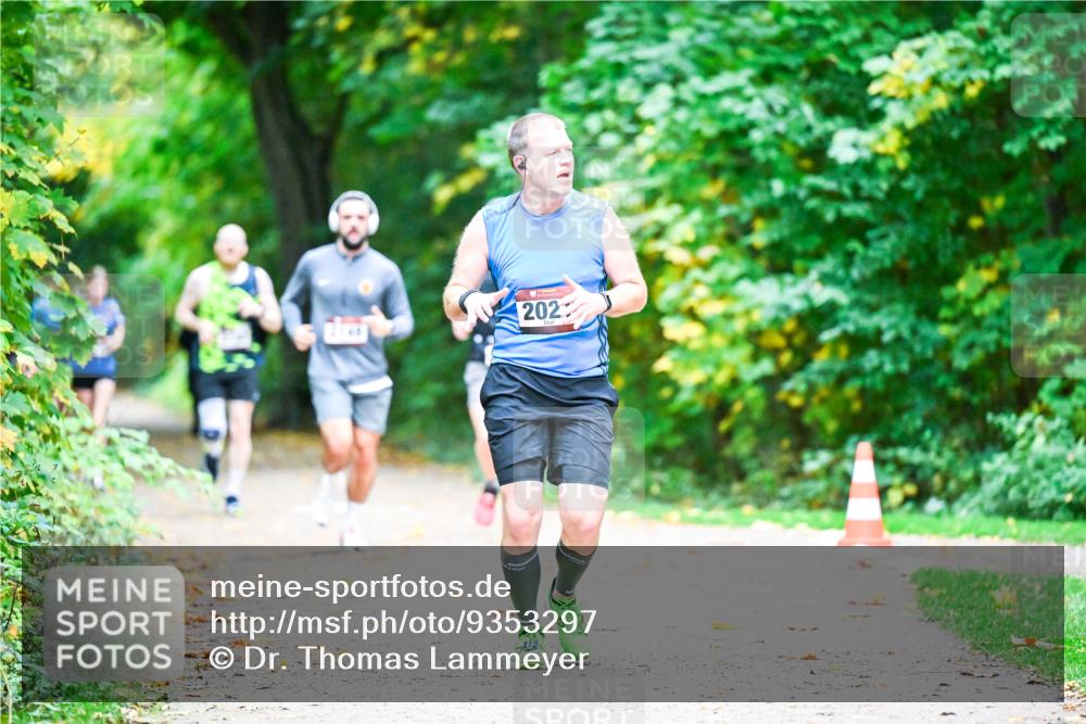 12.10.2025 - Bramfelder Halbmarathon 2025 Dr. Thomas Lammeyer http://msf.ph/oto/9353297 12.10.2025 10:46:32 Laufen 202 meine-sportfotos.de