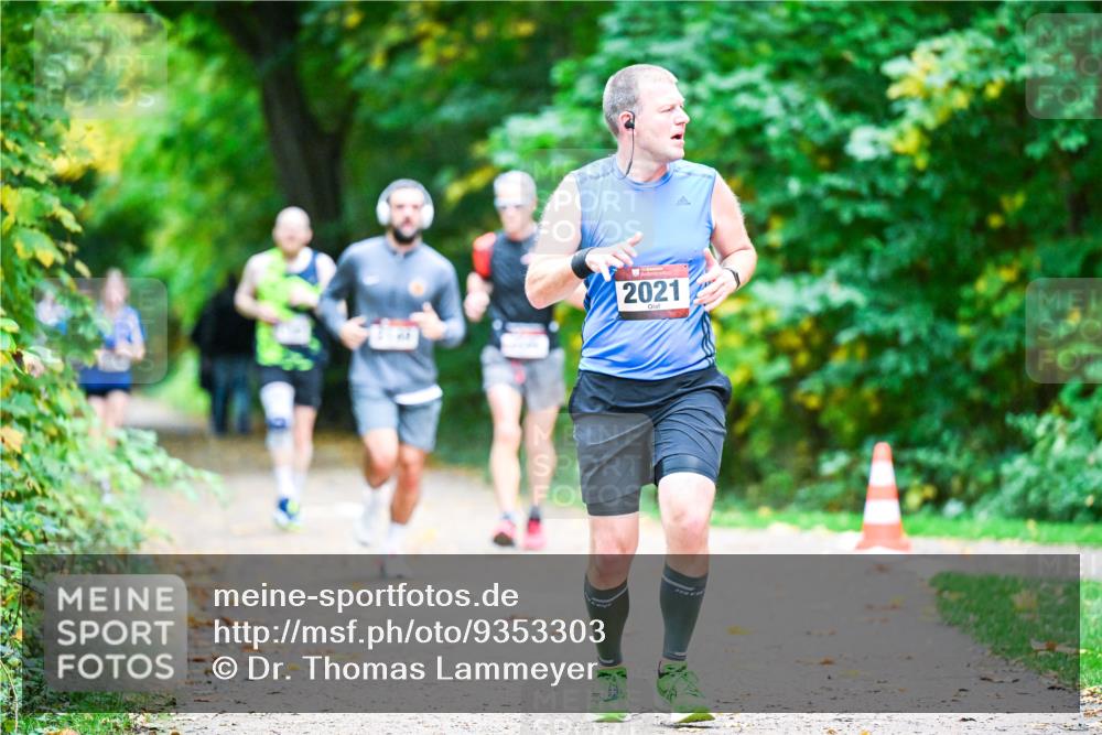12.10.2025 - Bramfelder Halbmarathon 2025 Dr. Thomas Lammeyer http://msf.ph/oto/9353303 12.10.2025 10:46:33 Laufen 2021 meine-sportfotos.de