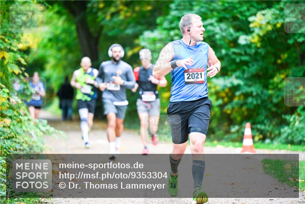 12.10.2025 - Bramfelder Halbmarathon 2025 Dr. Thomas Lammeyer http://msf.ph/oto/9353304 12.10.2025 10:46:33 Laufen 2021 meine-sportfotos.de