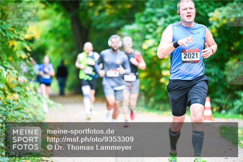 12.10.2025 - Bramfelder Halbmarathon 2025 Dr. Thomas Lammeyer http://msf.ph/oto/9353309 12.10.2025 10:46:34 Laufen 2021 meine-sportfotos.de