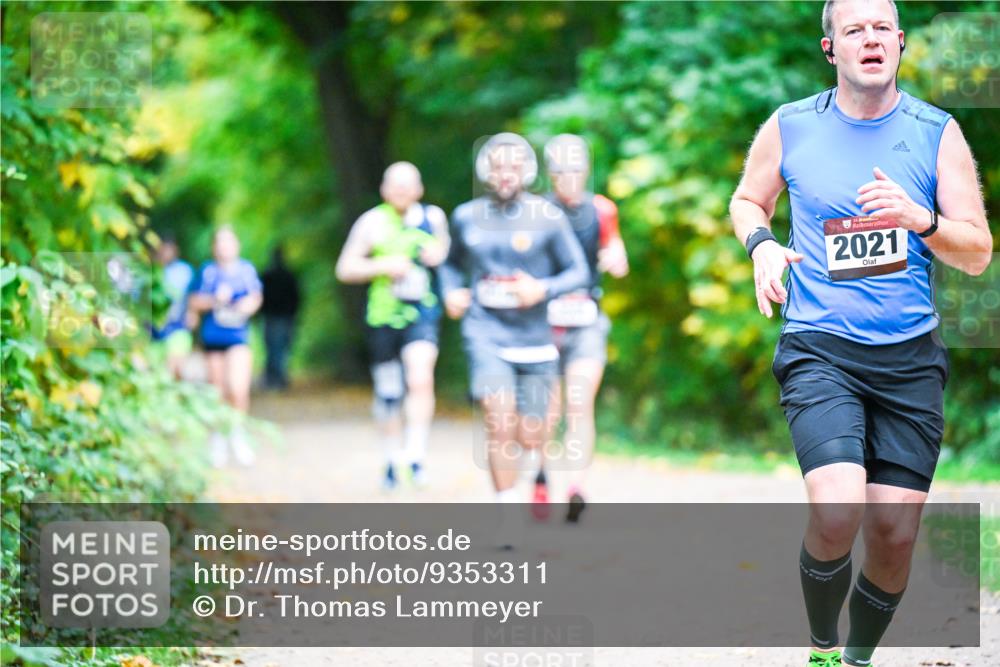 12.10.2025 - Bramfelder Halbmarathon 2025 Dr. Thomas Lammeyer http://msf.ph/oto/9353311 12.10.2025 10:46:34 Laufen 2021 meine-sportfotos.de