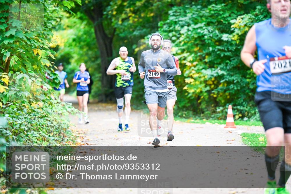 12.10.2025 - Bramfelder Halbmarathon 2025 Dr. Thomas Lammeyer http://msf.ph/oto/9353312 12.10.2025 10:46:35 Laufen 2149, 2193, 85, 2021 meine-sportfotos.de