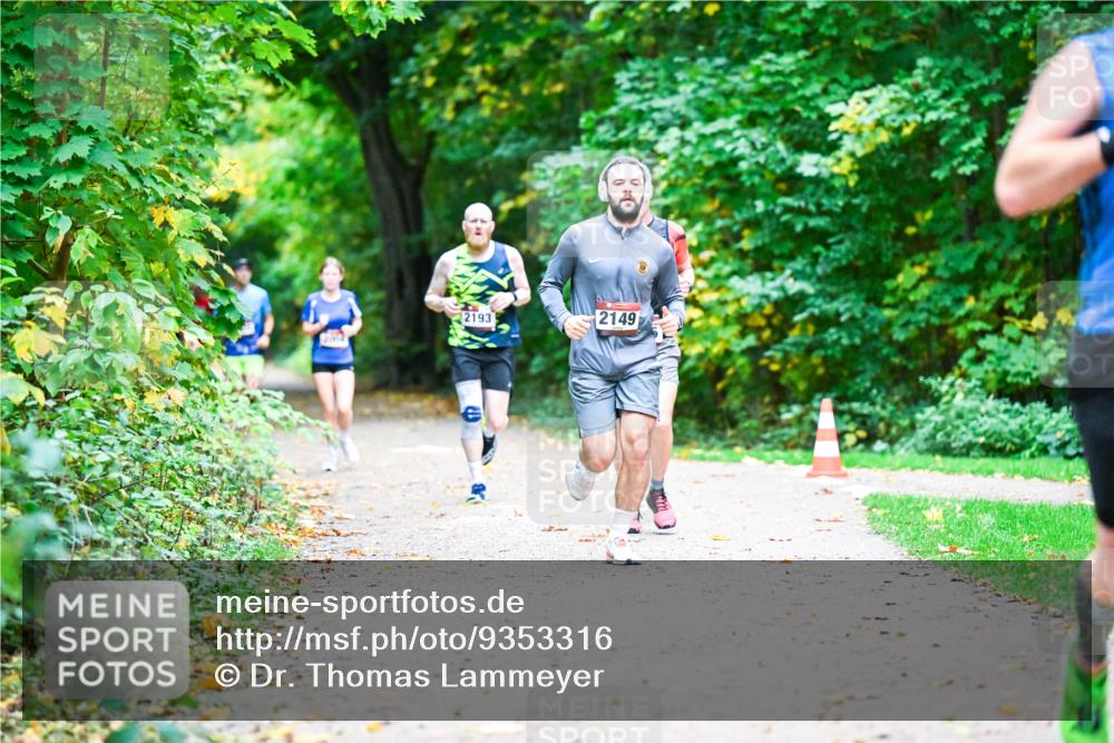 12.10.2025 - Bramfelder Halbmarathon 2025 Dr. Thomas Lammeyer http://msf.ph/oto/9353316 12.10.2025 10:46:35 Laufen 2000, 12193, 2149 meine-sportfotos.de