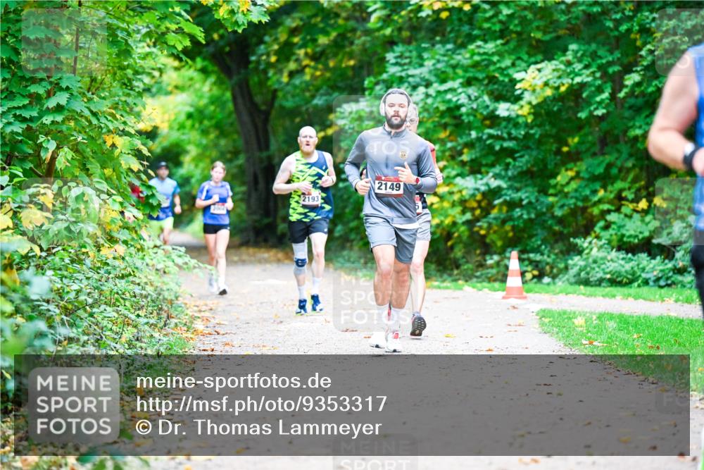 12.10.2025 - Bramfelder Halbmarathon 2025 Dr. Thomas Lammeyer http://msf.ph/oto/9353317 12.10.2025 10:46:36 Laufen 2193, 2149 meine-sportfotos.de